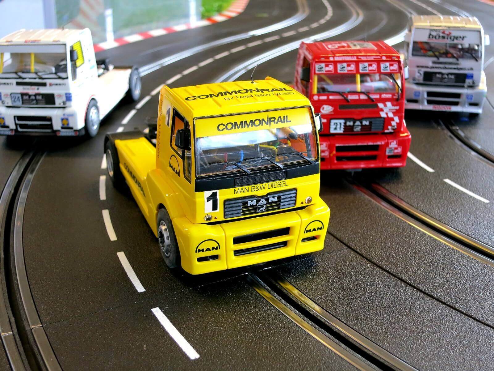 MAN LKW Slotcar im Einsatz