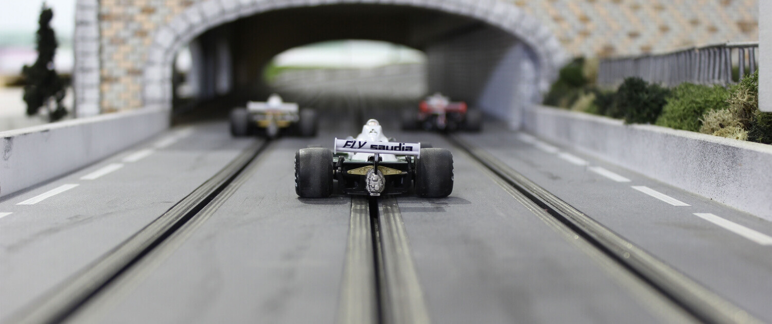 Mini-Z Race-Track – Kyosho Mini-Z Rennautos auf modularem Parcour